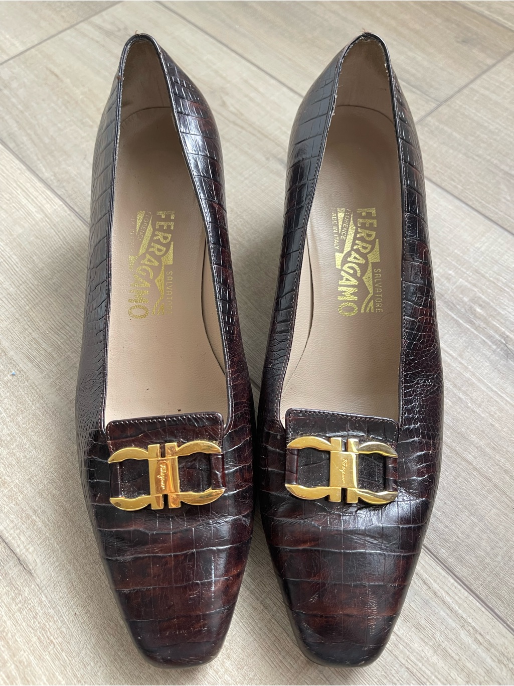 Salvatore Ferragamo Womens 9.5 Brown Burgundy Croc Embossed Heels